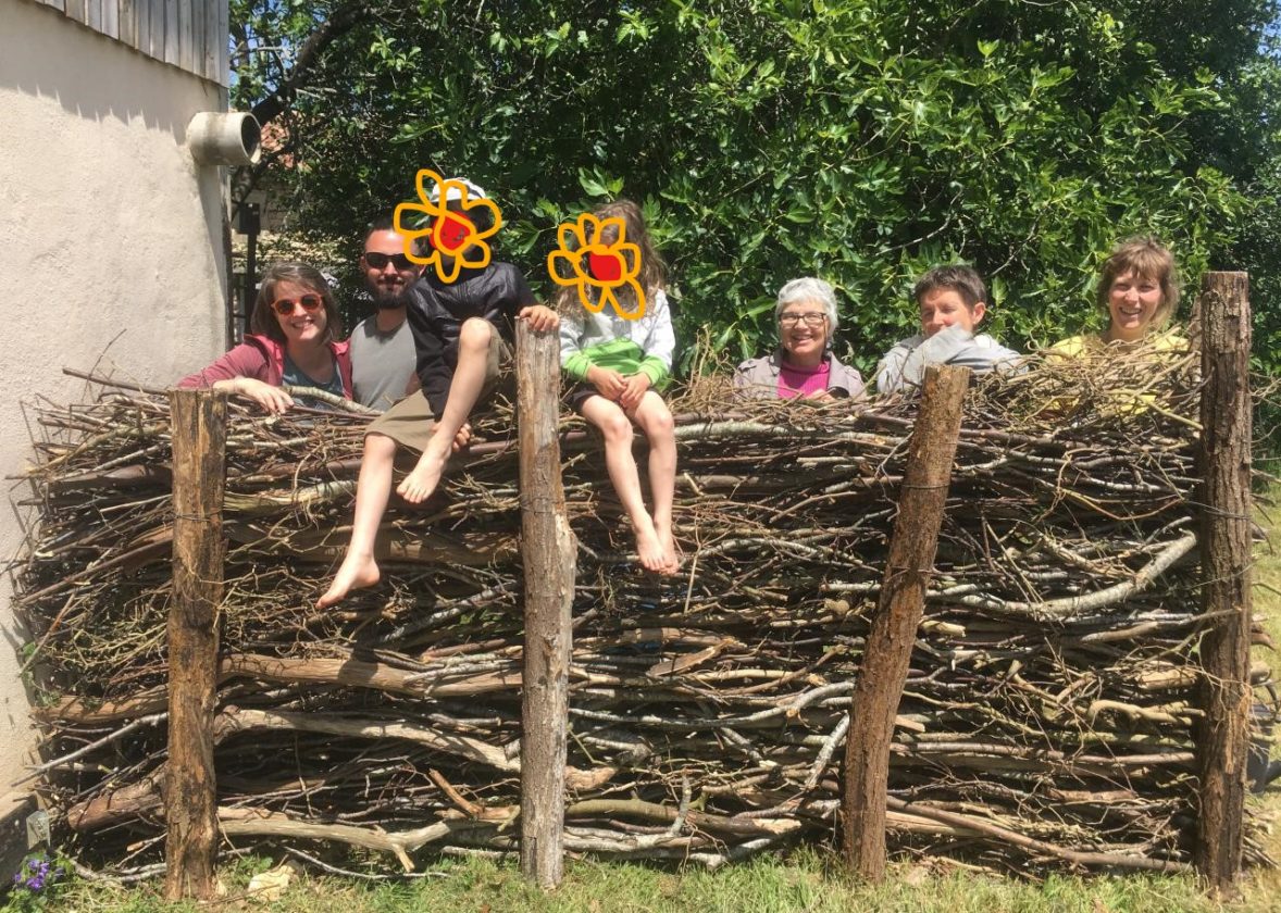 Retour en image : fabrication d’une haie sèche