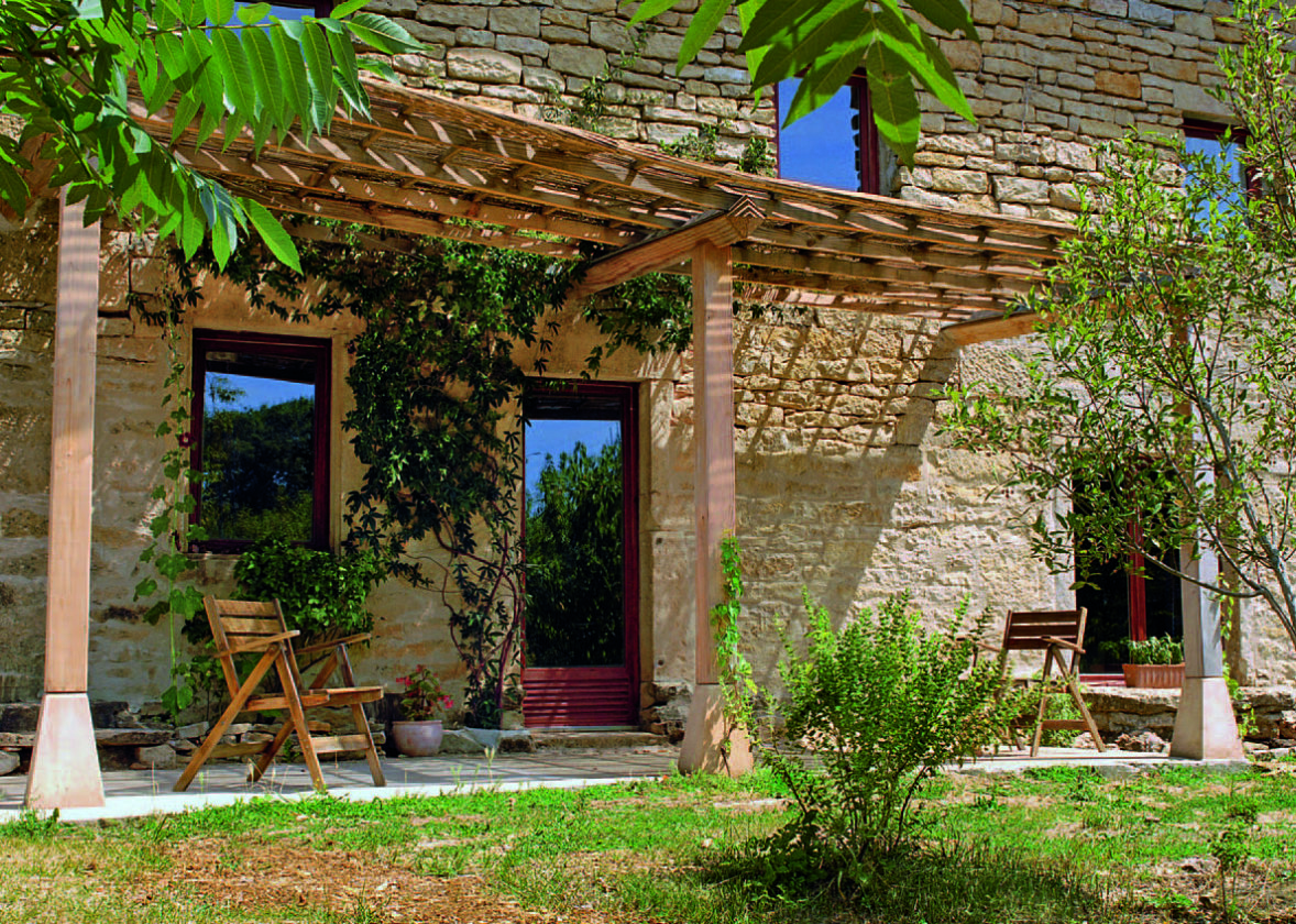 Chantier participatif : construction d&rsquo;une pergola en bois