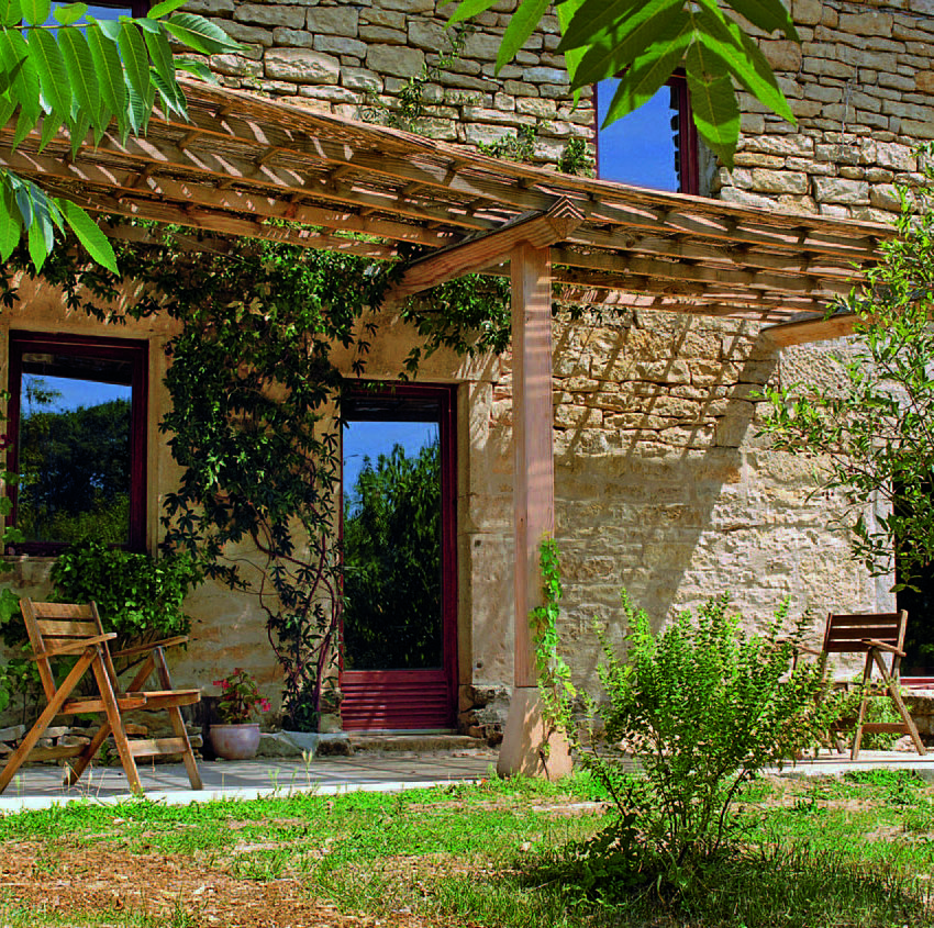 Chantier participatif : construction d&rsquo;une pergola en bois